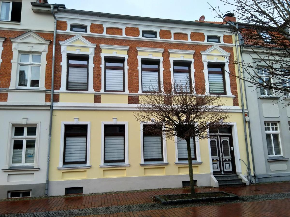 Apartment Ferienwohnungen Ribnitz-Damgarten (FR)